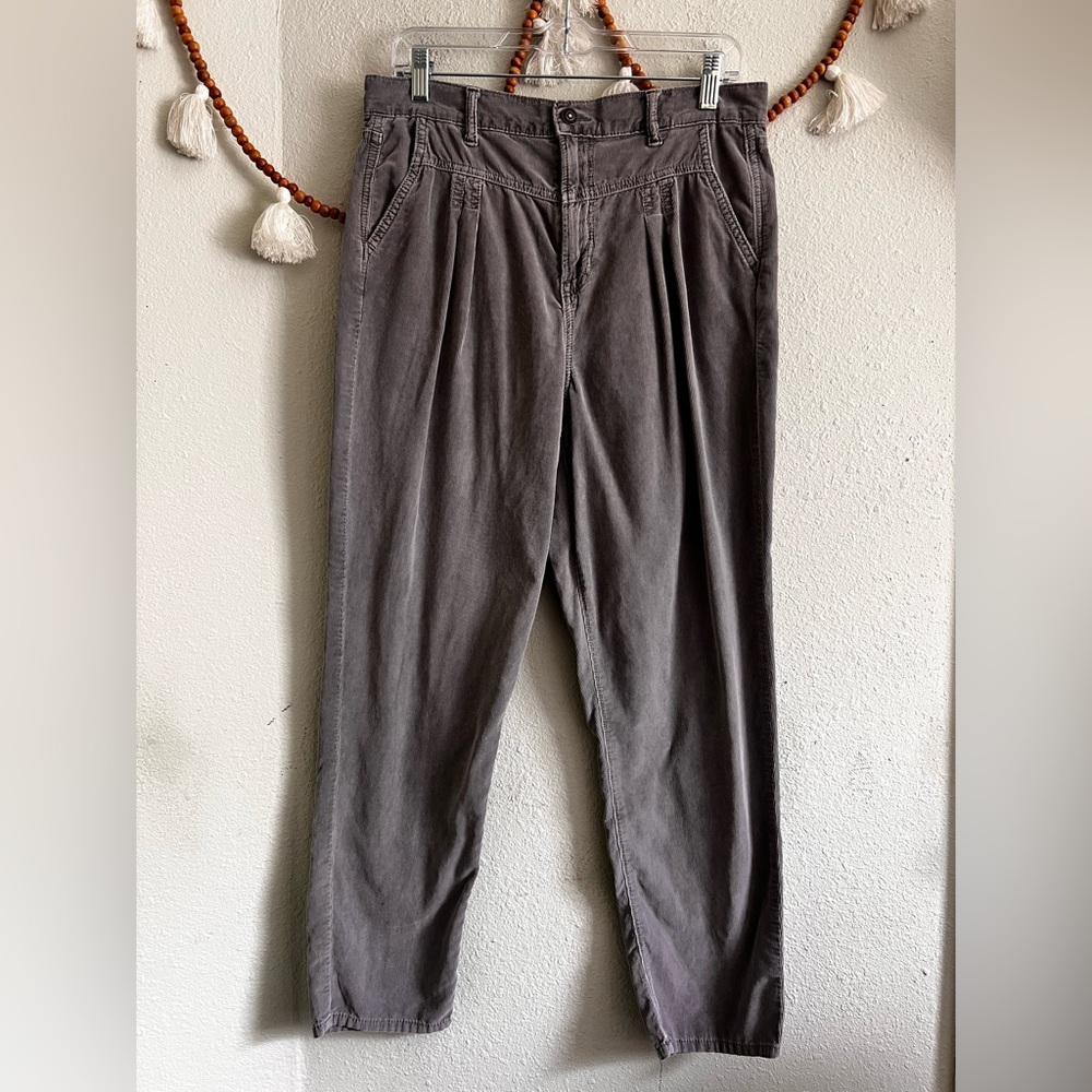 American Eagle Outfitters corduroy pleated mom jeans